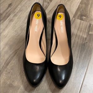 Heels - Nine West - Size 9 - Black